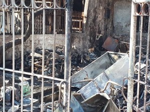 Cerita Warga: Kebakaran di Taman Kota Diawali Sambaran Petir