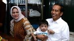 Foto: Lucunya Jan Ethes di Gendongan Jokowi