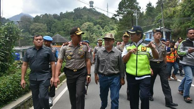 Kapolda Jabar cek lokasi longsor