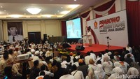 Turun gunungnya Prabowo ini sekaligus untuk mengampanyekan pasangan cagub/cawagub Jabar Sudrajat-Ahmad Syaikhu. (Foto: Rachmadi Rasyad)