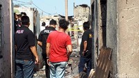 Lokasi kebakaran pun dipasangi garis polisi (Foto: Haris Fadhil/detikcom)