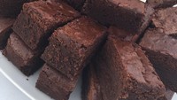 Tertulis Beckham Brownies. Sepertinya ini adalah brownies buatan Victoria. Telihat perpaduan cokelat yang royal dan terlihat sangat enak Foto: Instagram @victoriabeckham