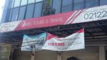 Foto: Koper Menumpuk di Emperan Abu Tours Cabang Mampang