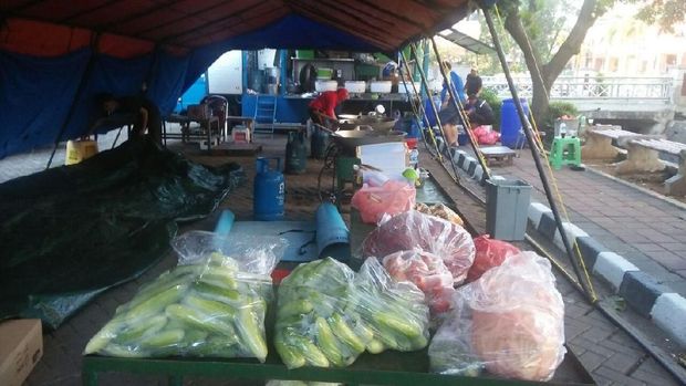 Logistik untuk korban kebakaran Taman Kota