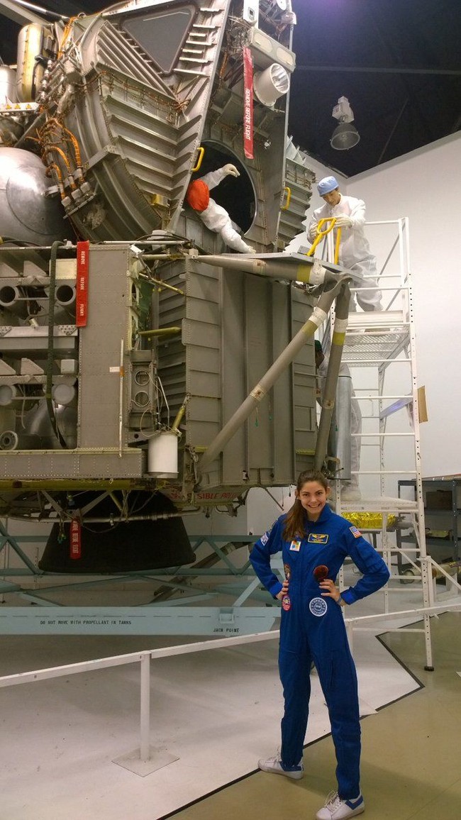 Menjadi astronaut apalagi orang pertama yang tinggal di Mars tentu membanggakan. Sayangnya itu juga berarti jika Alyssa Carson tidak bisa punya hubungan serius hingga misinya selesai.  Foto: Twitter Alyssa Carson