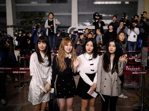 Akan Tampil, Rombongan Artis K-pop Terbang ke Korut
