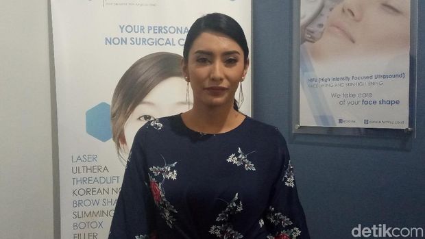 Kata Yulia Mochamad Soal Kabar Istri ke-3 Opick, Anji Diserang EXO L