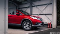 Ini sepertinya merupakan tipu-tipu Honda saja menjelang April Mop. Apalagi Honda menyebutkan mobil Honda CR-V beratap terbuka ini tersedia 1 April. Ah Honda ada-ada saja! Foto: Honda