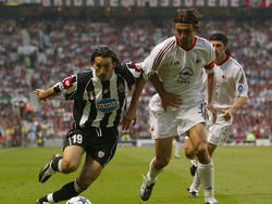 Gianluca Zambrota adalah salah satu wingback terbaik yang pernah dipunya Italia. Selama tujuh tahun berseragam Juventus dia memenangi beberapa Scudetto, untuk kemudian pergi saat kasus Calciopoli muncul. Dia memperkuat Milan di tahun 2008 dan kembali meraih Scudetto di San Siro. (Laurence Griffiths/Getty Images)