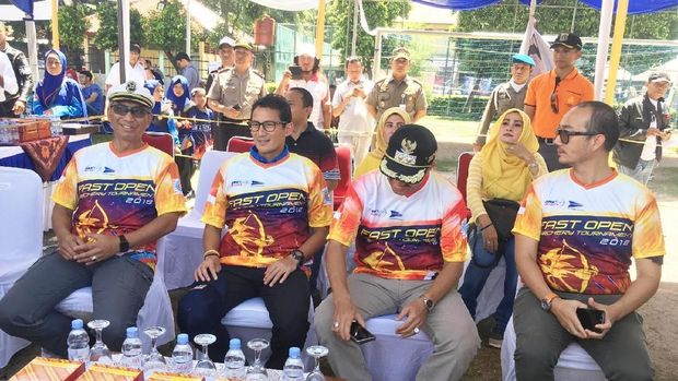 Sandiaga Hadiri Turnamen Panahan di Pondok Bambu Jaktim