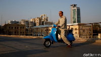 Seorang pengguna Vespa jadul di kota Lahore, Zubair Ahmad Nagra mengatakan motor-motor keluaran baru tidak memiliki daya tarik yang kuat. Dia mengendarai Vespa yang diimpor ke Pakistan oleh ayahnya pada tahun 1974.