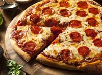 Pencinta Pizza, Ini 7 Trik Makan Pizza Agar Tetap Langsing