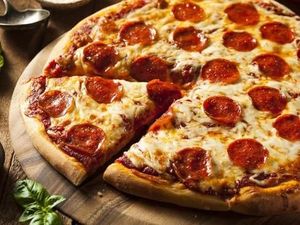 Unik Amat! Lipstik Rasa Pizza Pepperoni Ini Bikin Ngiler