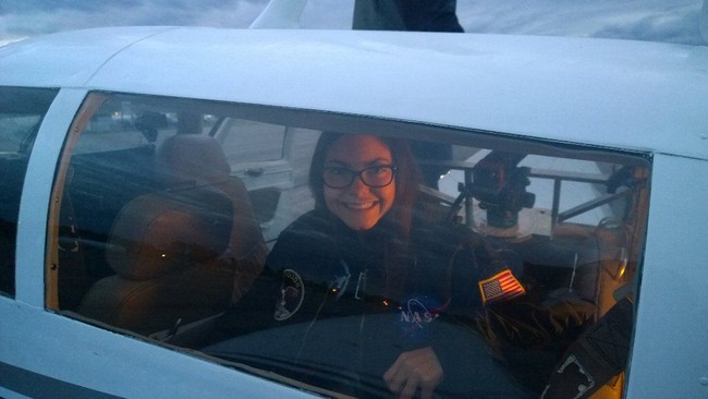 Alyssa pun telah belajar cukup banyak hal untuk terbang dan tinggal di Mars. Ia bahkan telah mahir dalam robotik bahkan merangkai roketnya sendiri. Foto: Twitter Alyssa Carson