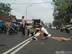 Senggol Biker, Wanita di Mojokerto Ini Tewas Terlindas Roda Truk