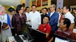 Senyum Sri Mulyani Blusukan ke Kantor Pajak di Hari Terakhir Lapor SPT