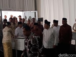 JK Hadiri Peletakan Batu Pertama Masjid At Thohir Depok