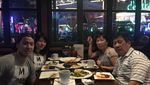 Intip Aksi Pebulutangkis Marcus Gideon Saat Makan Durian dan Sushi