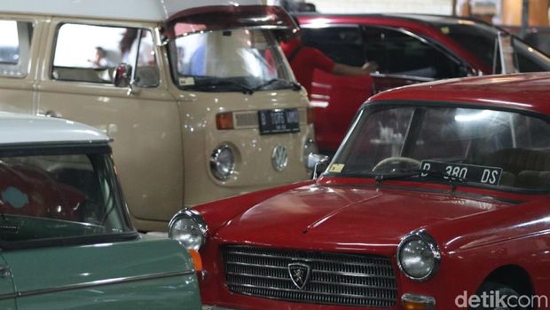 Harga Mobil Klasik di Indonesia Terus Melambung Tinggi Harga Mobil Klasik di Indonesia Terus Melambung Tinggi