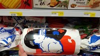 Di Sydney, Linna mengunggah permen kelinci jumbo yang ditemukannya di supermarket. Ada yang ingat sama permen ini? Ada ukuran raksasanya di Sydney, kata Linna. Foto: Instagram linnateguh