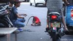 Atraksi Topeng Monyet di Jakarta Kembali Terlihat
