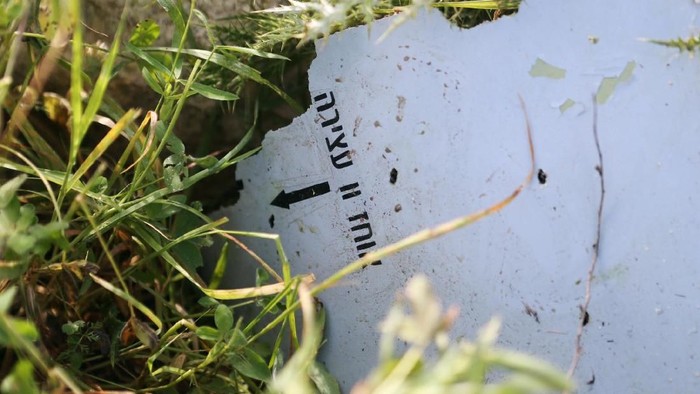 The remains of an Israeli drone are seen after it crashed in Beit Yahoun village, in southern Lebanon, March 31, 2018. REUTERS/ Hasan Shaaban