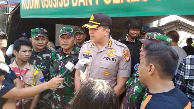 Polisi Berikan Trauma Healing untuk Korban Kebakaran Taman Kota