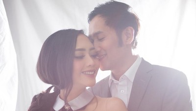 Foto Maternity Ririn Dwi Ariyanti, Dillah Daesslow Anak Tiri Krisdayanti