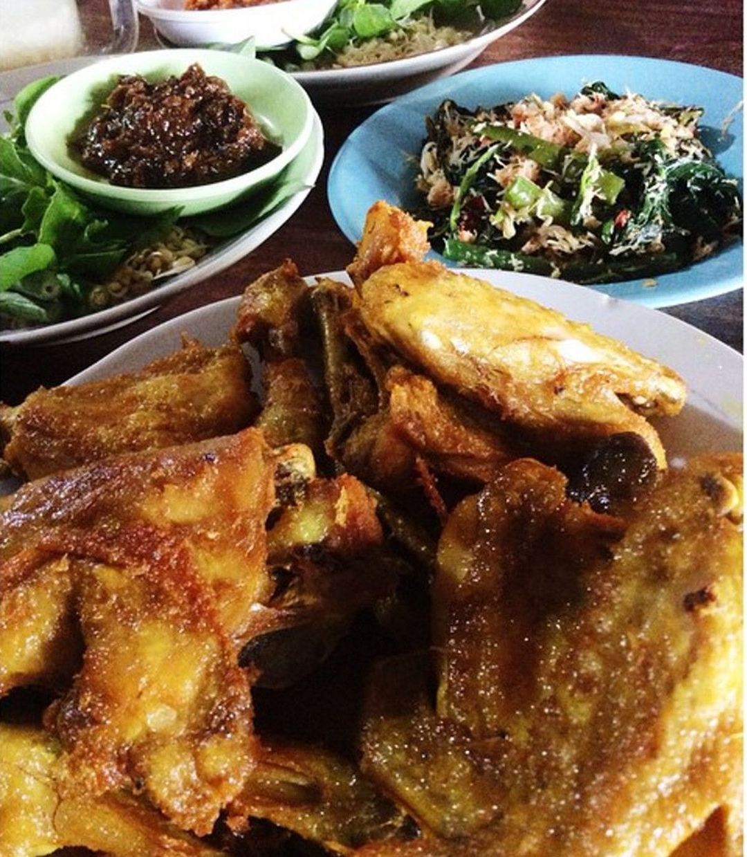 ayam goreng kampung mbah karto tempel