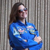 Masih 17 tahun, Alyssa Carson sudah sangat berprestasi. Remaja asal Amerika Serikat ini telah disiapkan untuk terbang menuju Mars pada 2033. Foto: Twitter Alyssa Carson