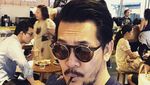 Tetap Menawan, Ini 10 Pose Keren Ferry Salim Saat Sarapan hingga Hangout