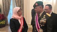 Gatot mendapatkan penghargaan dari pemerintah Singapura. Penghargaan yang diterima Gatot adalah Darjah Utama Bakti Cemerlang (Tentera) atau Distinguished Sevice Order (Military). Penghargaan itu diserahkan langsung oleh Presiden Y.M. Madam Halimah Yacob di Istana Presiden Singapura pada 5 Maret 2018. Foto: dok. Facebook Gatot Nurmantyo Official