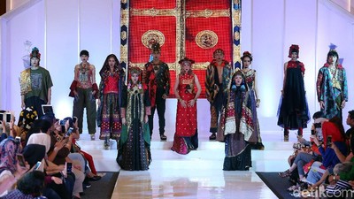 Parade Busana Daerah Jelang Sambut Asian Games