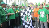Romi menyanyikan lagu Tomat alias Tobat Maksiat dari Band Wali. (Foto: Dok. PPP)