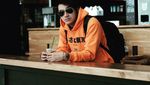 Dikenal dengan Tatonya, Ini Aksi Vicky Nitinegoro Makan Es Krim dan Ayam Goreng