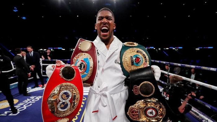 Anthony Joshua melengkapi empat gelar tinju kelas berat (Andrew Couldridge/Reuters) Anthony Joshua melengkapi empat gelar tinju kelas berat (Andrew Couldridge/Reuters)