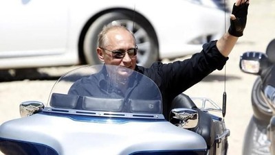 Foto: 15 Aksi Putin yang Laki Banget