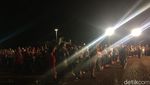 Jelang Fajar, Jemaat GBI Glow Padati Monas Rayakan Paskah