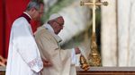 Foto: Paus Fransiskus Pimpin Misa Paskah di Vatikan