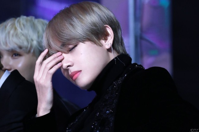 V BTS dikenal sebagai salah satu idol paling tampan. Ia bahkan mendapat predikat sebagai pria paling tampan di 2017 karena rasio wajahnyanya yang sempurna. Foto: Istimewa