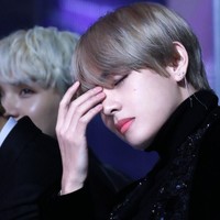 V BTS dikenal sebagai salah satu idol paling tampan. Ia bahkan mendapat predikat sebagai pria paling tampan di 2017 karena rasio wajahnyanya yang sempurna. Foto: Istimewa