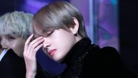 RIP! Kakek V BTS Meninggal Dunia