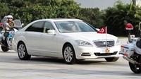 Tidak memiliki mobil buatan negerinya sendiri, Singapura memilih mobil Mercedes-Benz S350L yang memiliki harga US$ 85.995 atau Rp 1,18 miliar. Foto: Istimewa