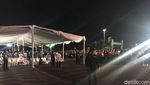 Jelang Fajar, Jemaat GBI Glow Padati Monas Rayakan Paskah