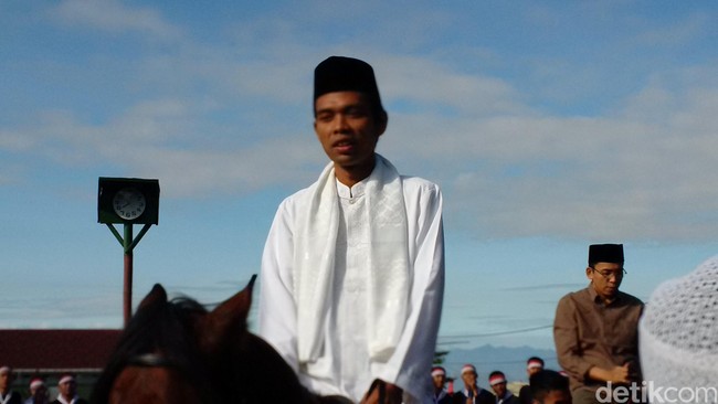 Tak Masuk Daftar Kemenag, 4 Ustadz Ini Populer di Medsos