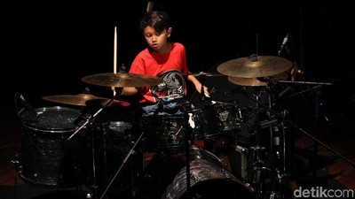 Kerennya Aksi Drumer Cilik di IDP Fest 2018