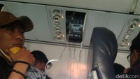Pesawat Lion Air rute Jakarta-Jambi mendarat darurat di Palembang karena cabin pressure. Kejadian ini sempat membuat penumpang panik. Tidak ada korban dalam kejadian ini. (Dok. Istimewa)