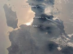 Menakjubkan! Indonesia yang Terpotret dari Antariksa