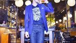 Tetap Menawan, Ini 10 Pose Keren Ferry Salim Saat Sarapan hingga Hangout