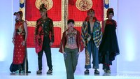30 desainer yang turut memeriahkan PFW ini seperti Siung-Siung, Pesona Palembang, Rajendra Label, Caca Gown, Intan Songket.